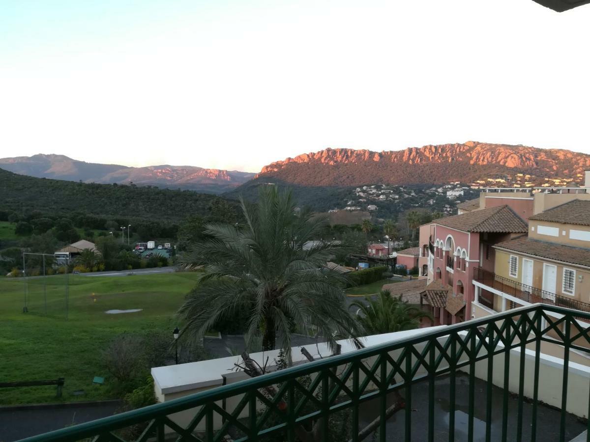 Cap Esterel Appartement Climatise Dans Le Centre Du Village Vacances Drammont Exterior foto
