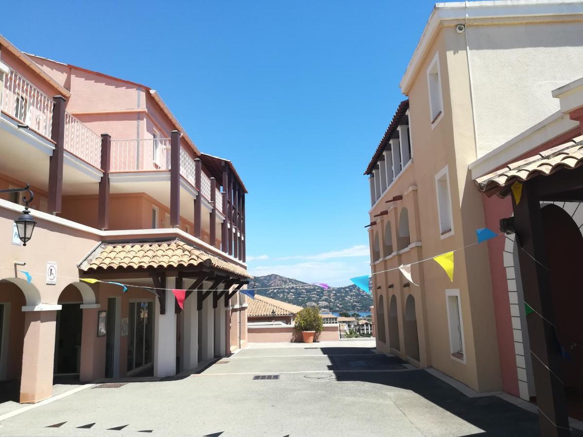 Cap Esterel Appartement Climatise Dans Le Centre Du Village Vacances Drammont Exterior foto